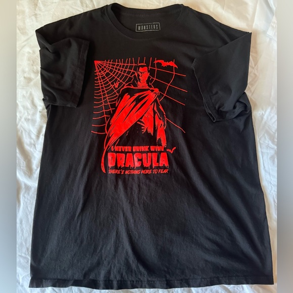 Halloween Dracula themed XL unisex black tee shirt. - Picture 1 of 6